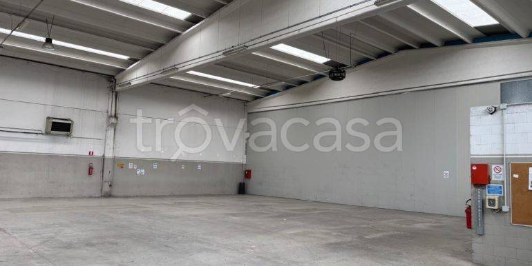 capannone in vendita a Salerno in zona Zona Industriale