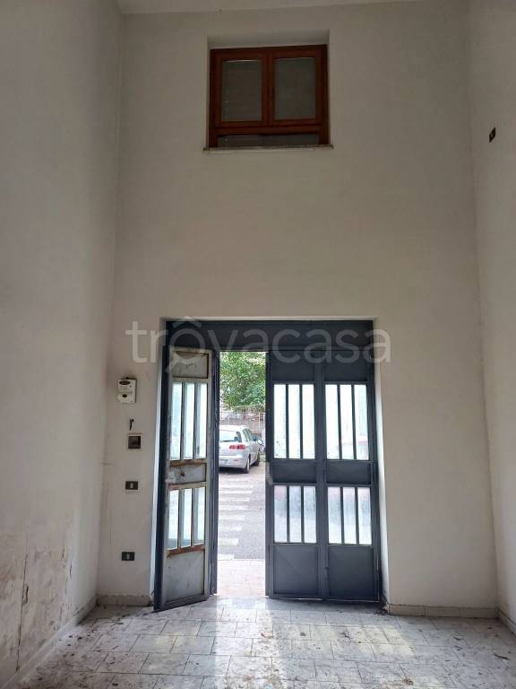 locale di sgombero in vendita a Salerno in zona Matierno