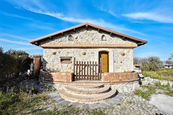 casa indipendente in vendita a Salerno