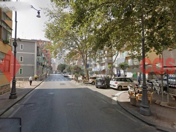 negozio in vendita a Salerno in zona Torrione