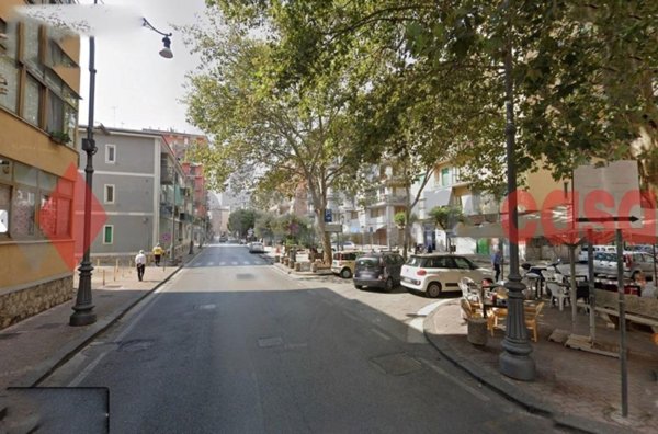 negozio in vendita a Salerno in zona Torrione