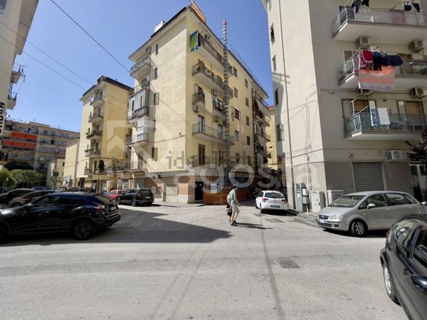 appartamento in vendita a Salerno in zona Pastena