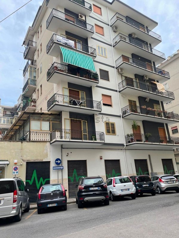 appartamento in vendita a Salerno in zona Pastena