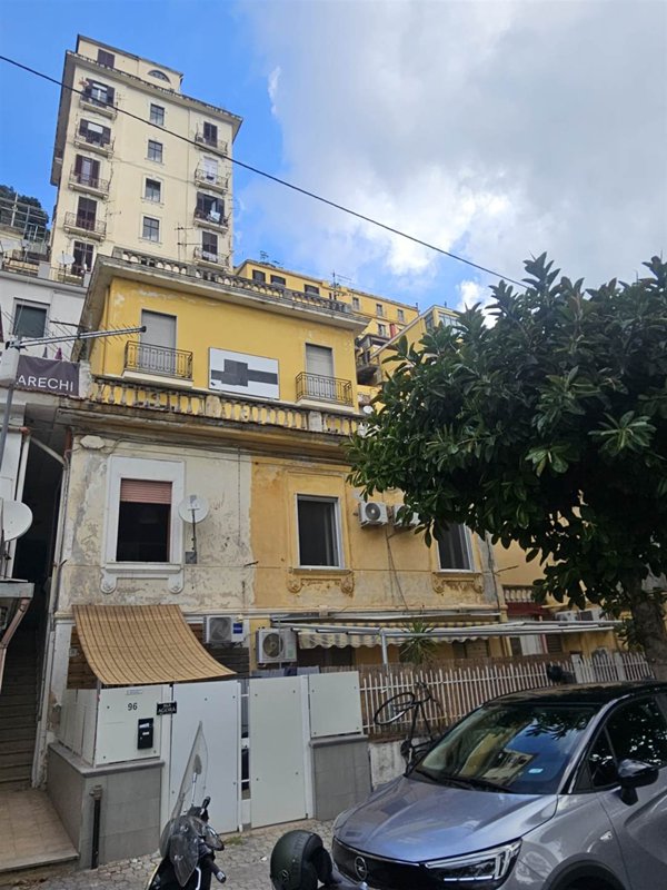 appartamento in vendita a Salerno in zona Porto