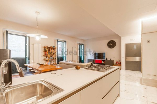 casa indipendente in vendita a Salerno in zona Porto