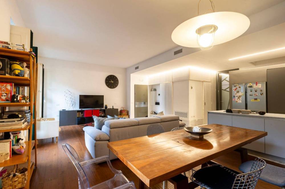 casa indipendente in vendita a Salerno in zona Porto