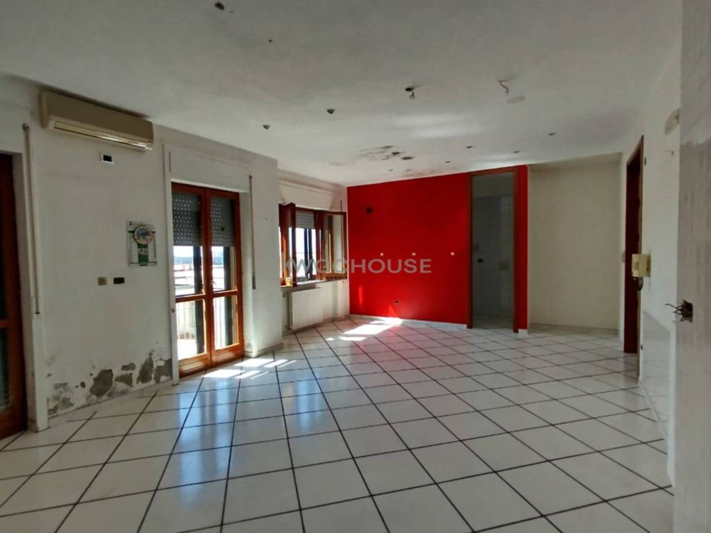 appartamento in vendita a Salerno in zona Pastena
