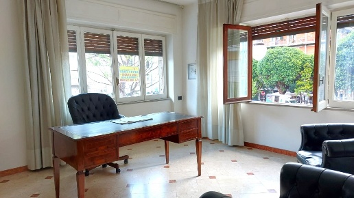 appartamento in vendita a Salerno in zona Centro Città