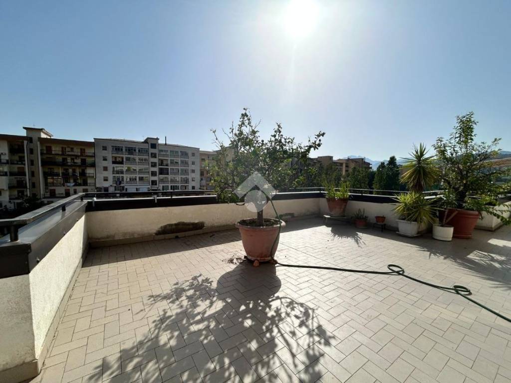 appartamento in vendita a Salerno in zona Pastena