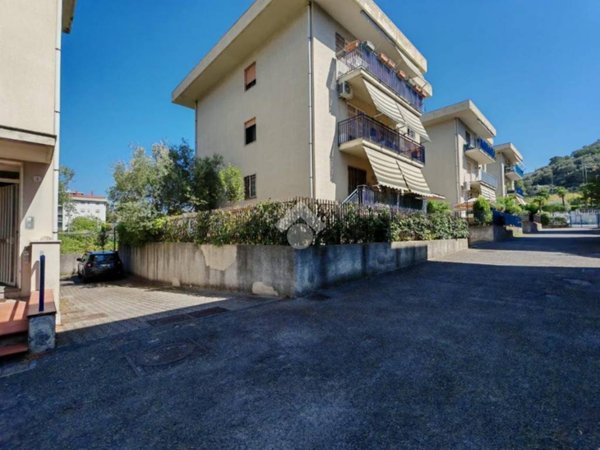 appartamento in vendita a Salerno in zona Pastena