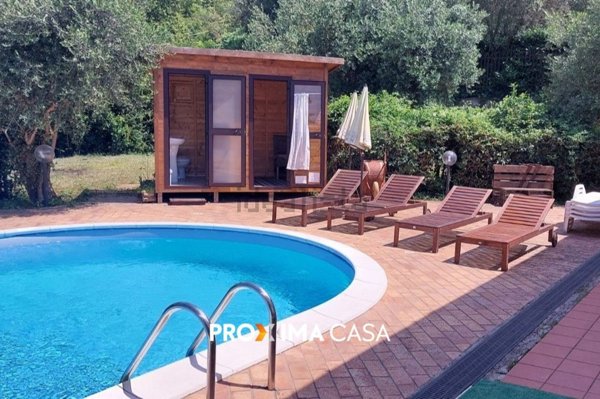 casa indipendente in vendita a Salerno in zona Cappelle