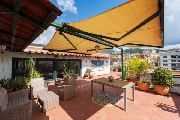 appartamento in vendita a Salerno in zona Centro Città