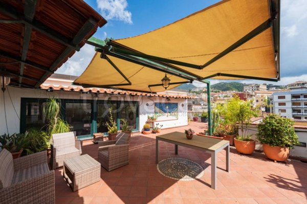 appartamento in vendita a Salerno in zona Centro Città