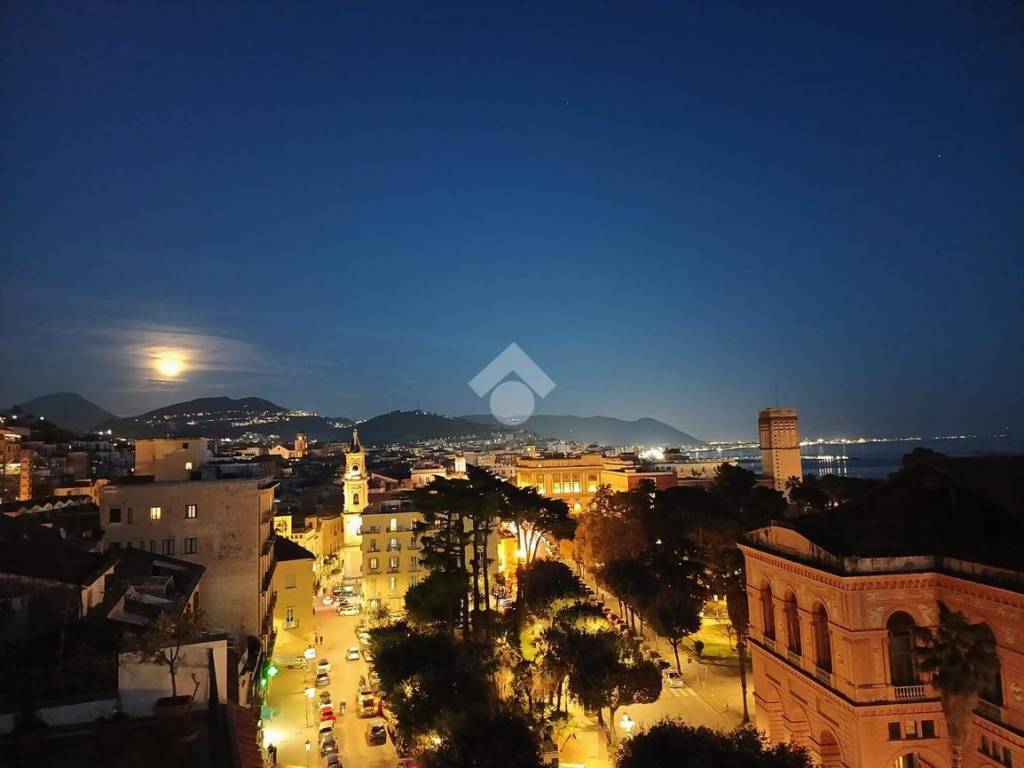 appartamento in vendita a Salerno in zona Centro Città
