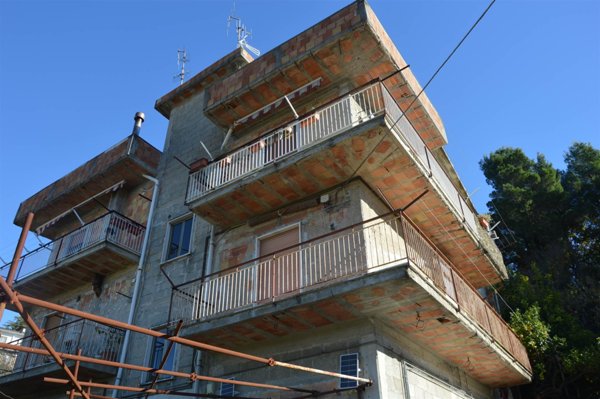 casa indipendente in vendita a Salerno in zona Sala Abbagnano