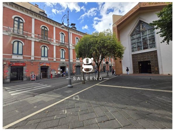 appartamento in vendita a Salerno in zona Centro Città
