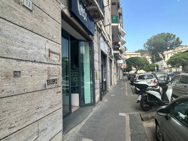 negozio in vendita a Salerno in zona Centro Città