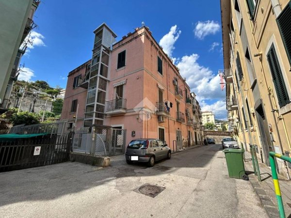 appartamento in vendita a Salerno in zona Torrione