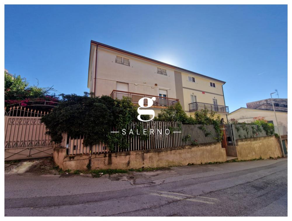 casa indipendente in vendita a Salerno in zona Brignano / Piezzo