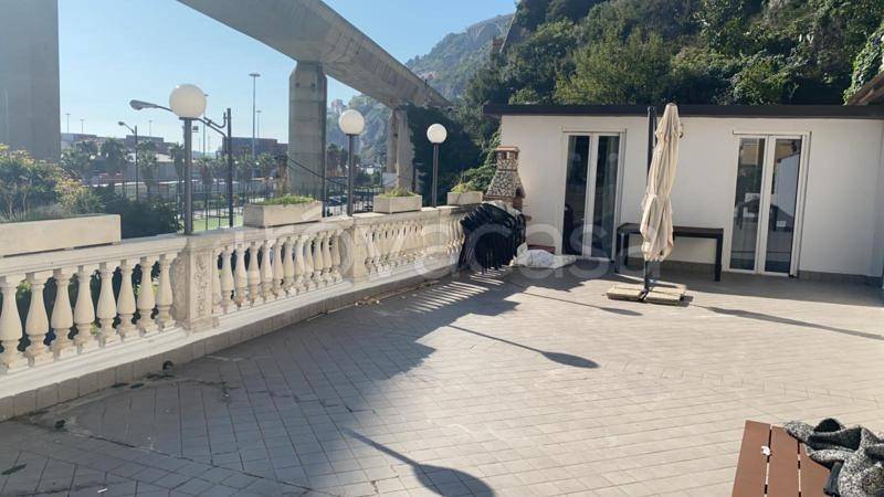 appartamento in vendita a Salerno in zona Centro Città