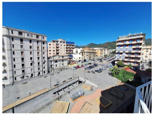 appartamento in vendita a Salerno in zona Centro Città