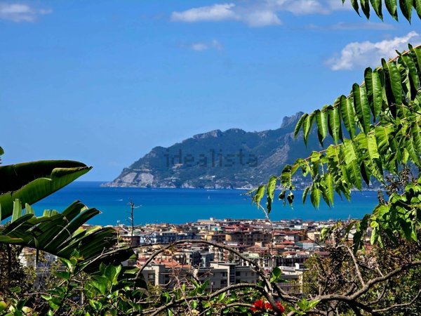 casa indipendente in vendita a Salerno in zona Sant'Eustachio