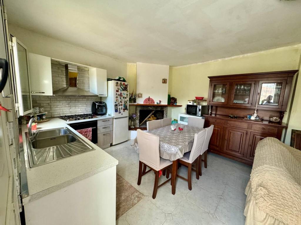casa indipendente in vendita a Salerno in zona Giovi Altimare