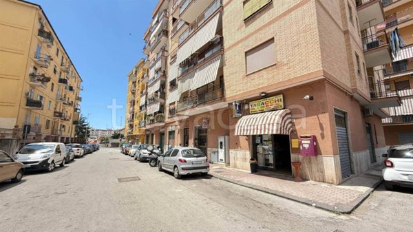 negozio in vendita a Salerno in zona Pastena
