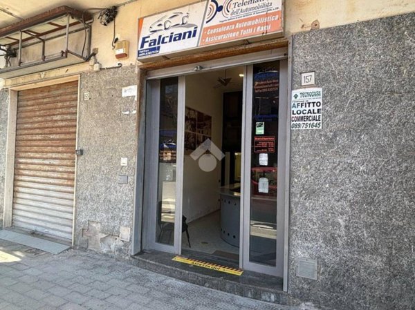 negozio in vendita a Salerno in zona Mercatello
