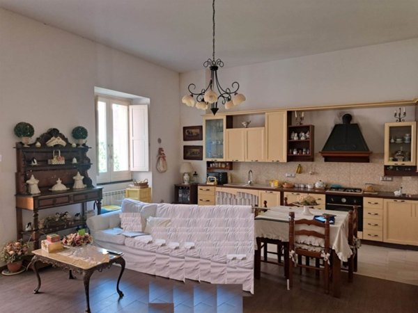 appartamento in vendita a Salerno in zona Centro Città