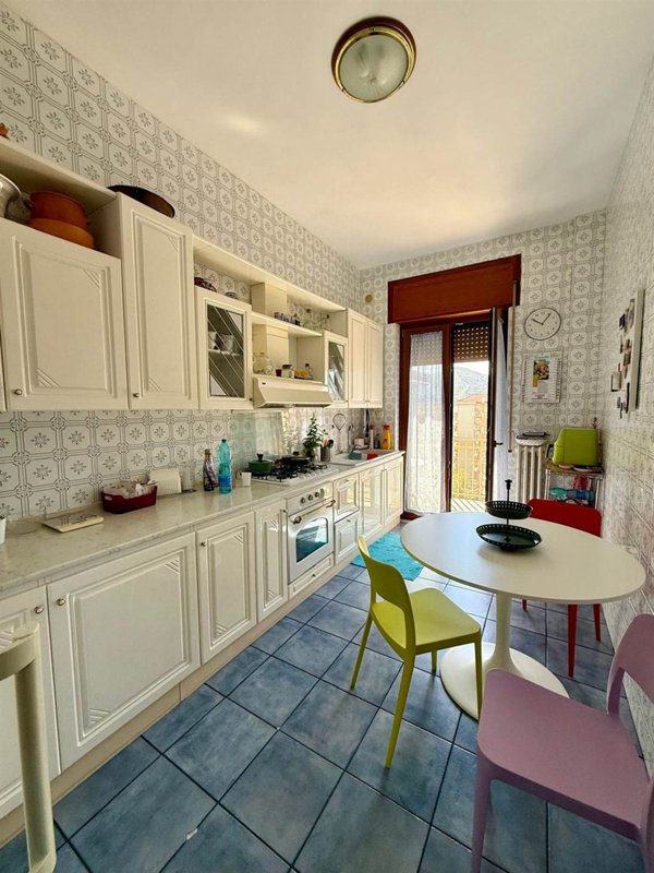 appartamento in vendita a Salerno in zona Pastena