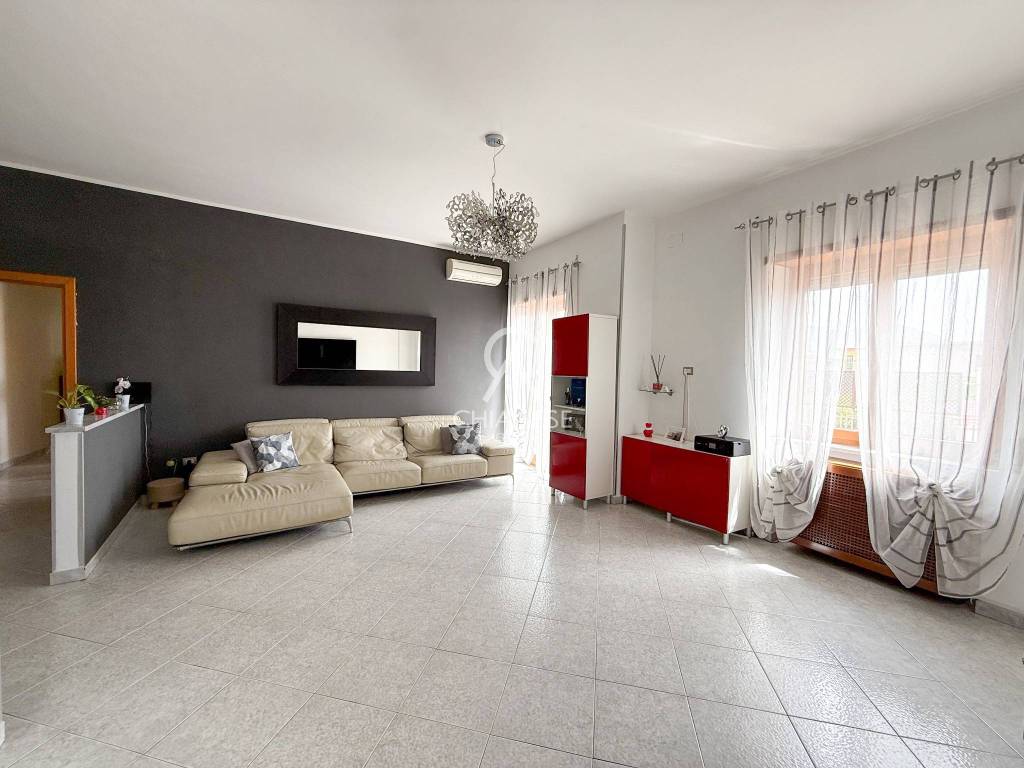 appartamento in vendita a Salerno in zona Pastena