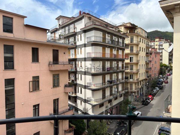 appartamento in vendita a Salerno in zona Centro Città