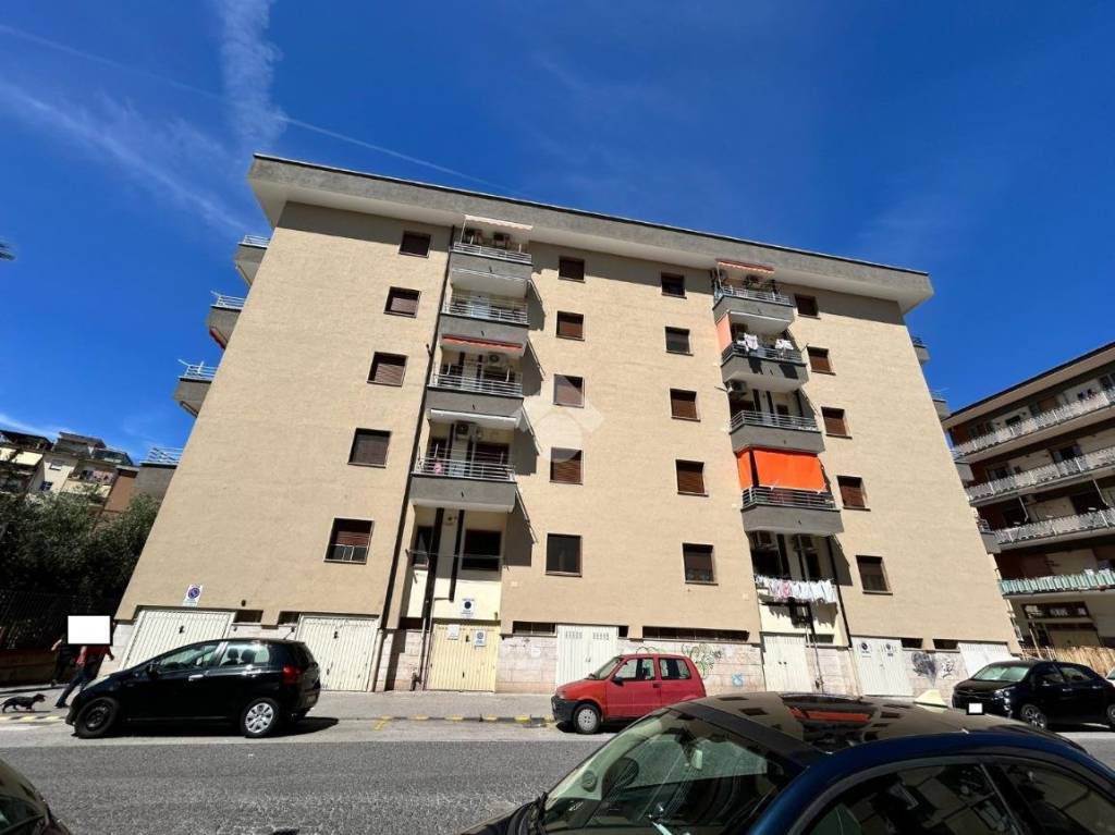 appartamento in vendita a Salerno in zona Pastena