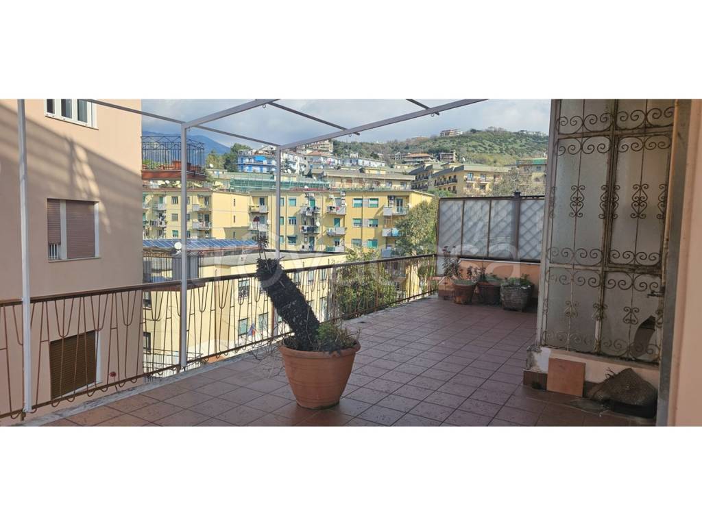 appartamento in vendita a Salerno in zona Brignano / Piezzo