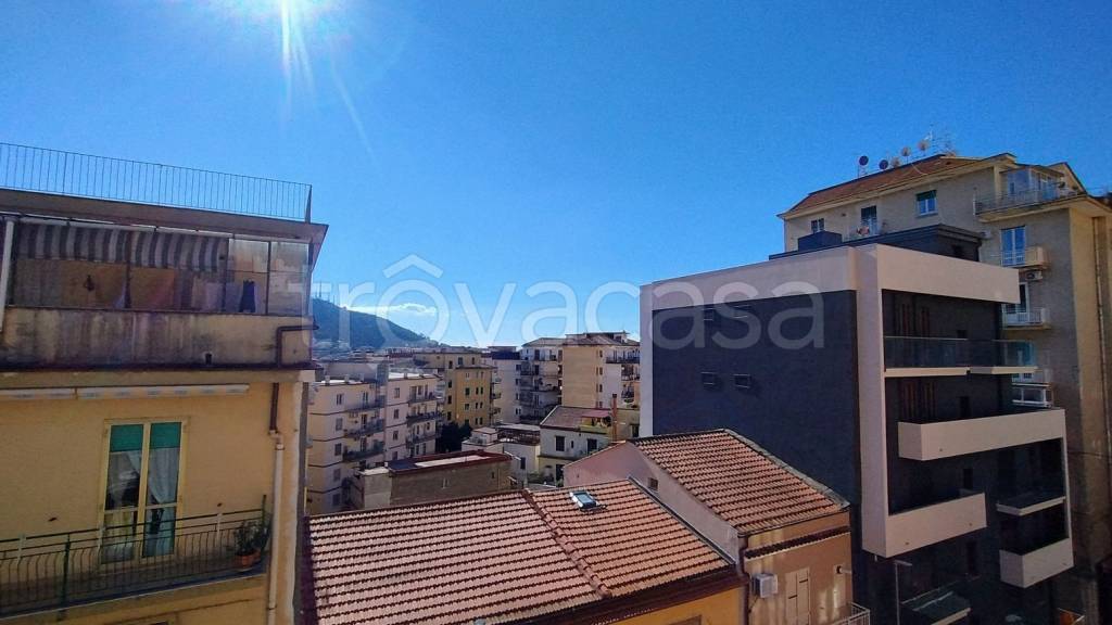 appartamento in vendita a Salerno in zona Centro Città
