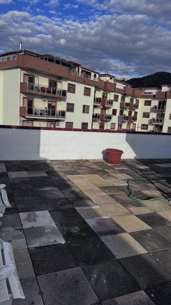casa indipendente in vendita a Salerno