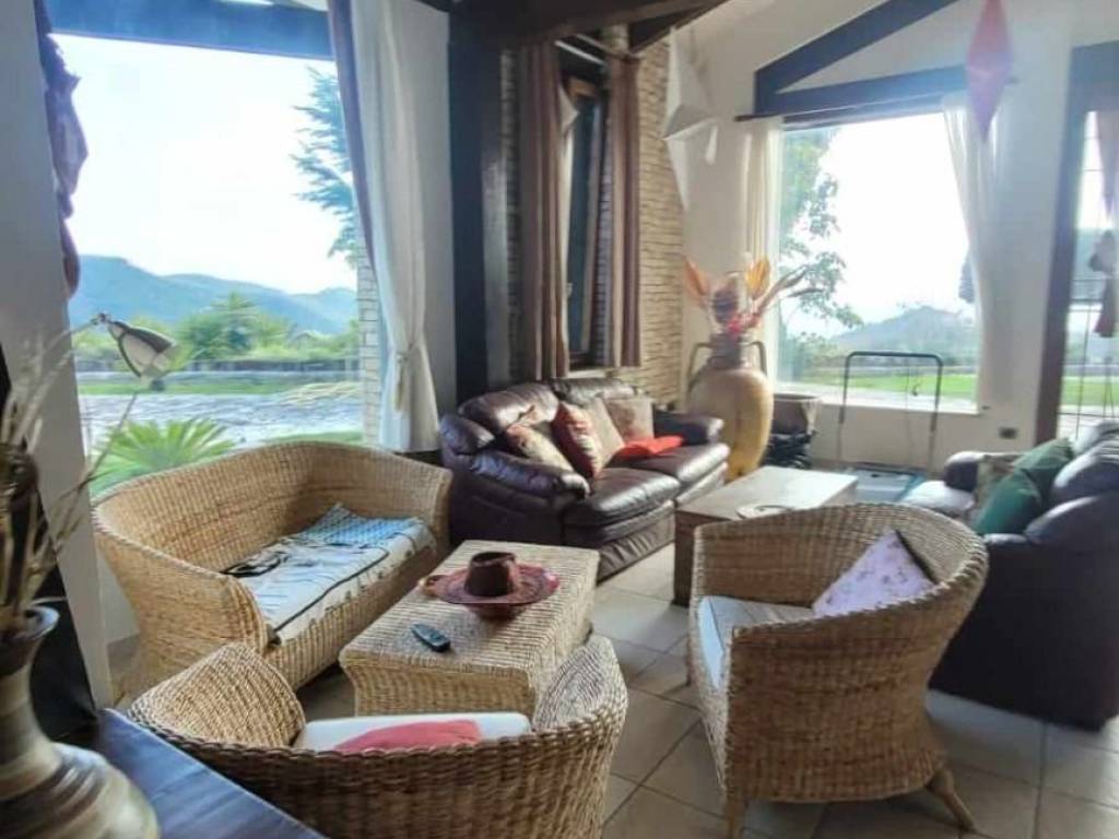 casa indipendente in vendita a Salerno in zona Giovi Altimare
