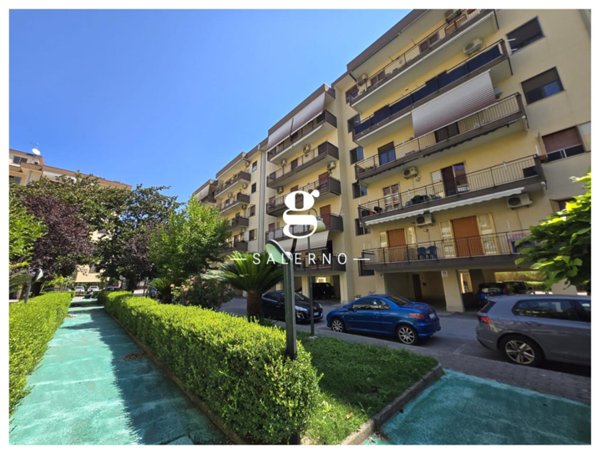 appartamento in vendita a Salerno in zona Pastena