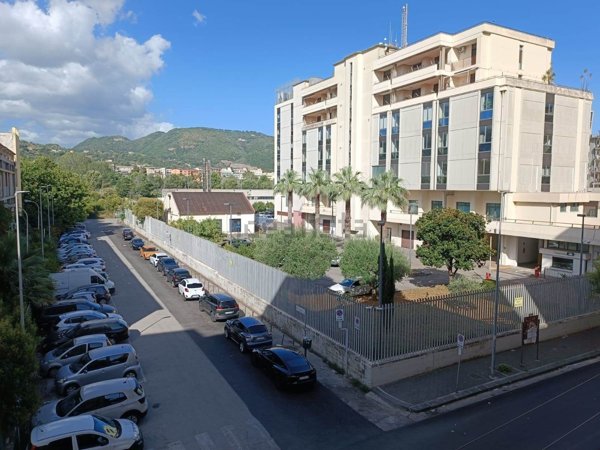 appartamento in vendita a Salerno in zona Mercatello