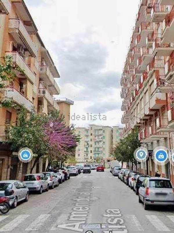 locale commerciale in vendita a Salerno in zona Pastena