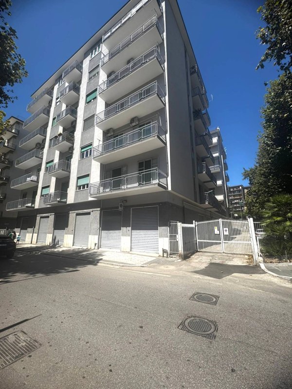 appartamento in vendita a Salerno in zona Irno