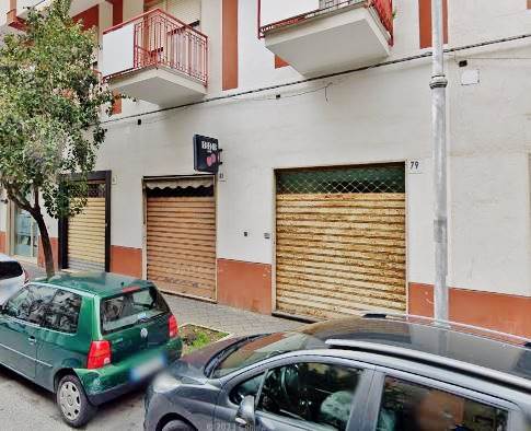 negozio in vendita a Salerno in zona Pastena