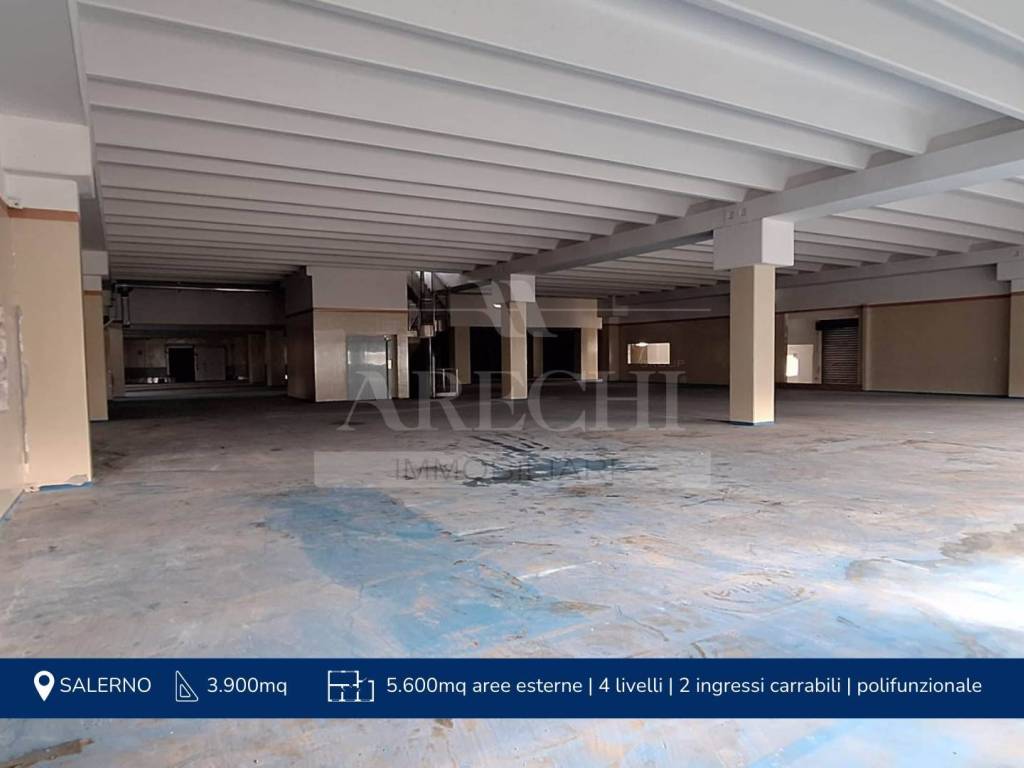 locale commerciale in vendita a Salerno in zona San Leonardo