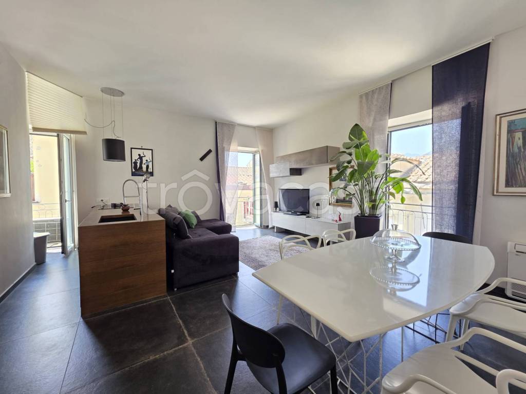 appartamento in vendita a Salerno in zona Centro Città