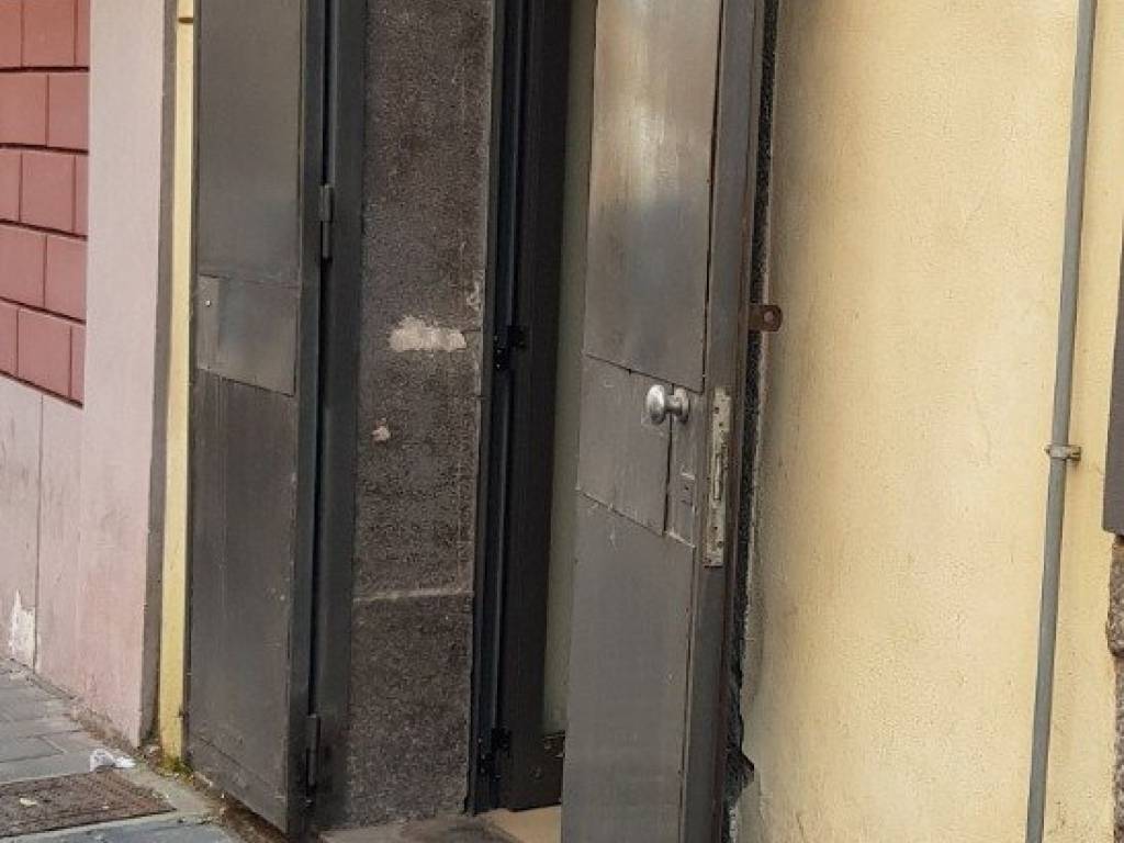 negozio in vendita a Salerno in zona Irno