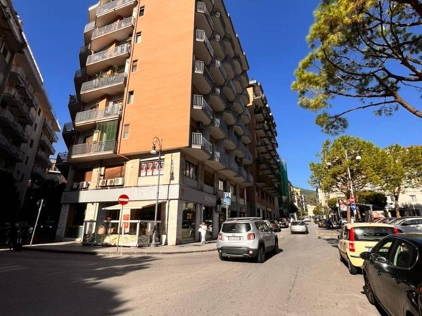appartamento in vendita a Salerno in zona Centro Città