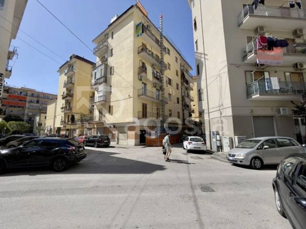 appartamento in vendita a Salerno in zona Pastena