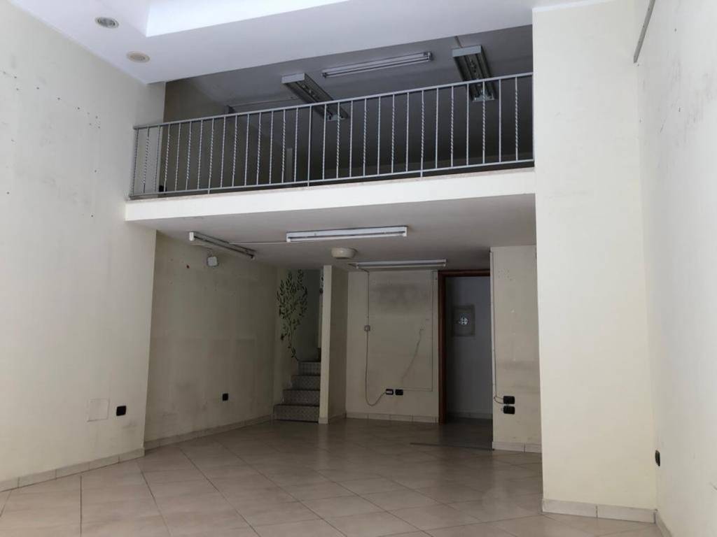 negozio in vendita a Salerno