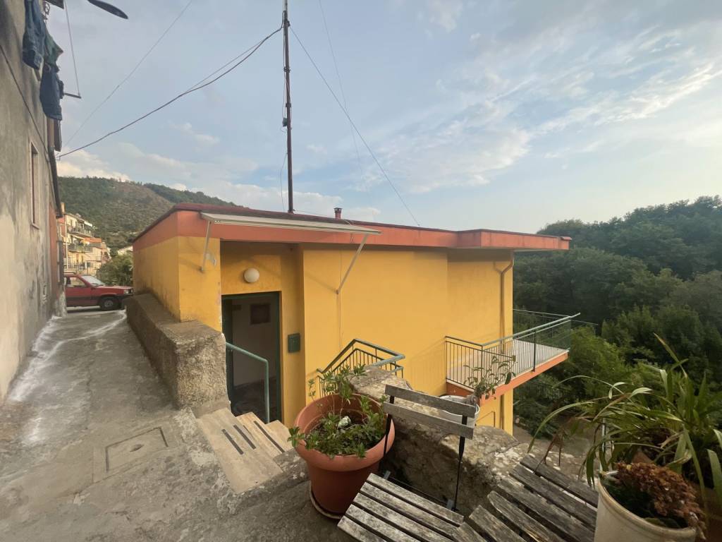 appartamento in vendita a Salerno in zona Giovi Altimare